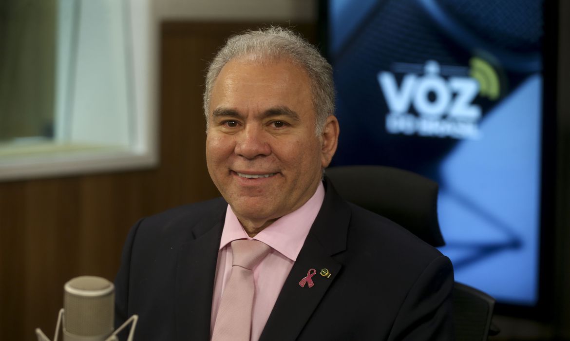 Ministro da Saúde pede que pais e responsáveis vacinem filhos contra a poliomielite
