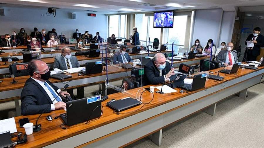 Fundo de estabilização do preço dos combustíveis será discutido amanhã no Senado
