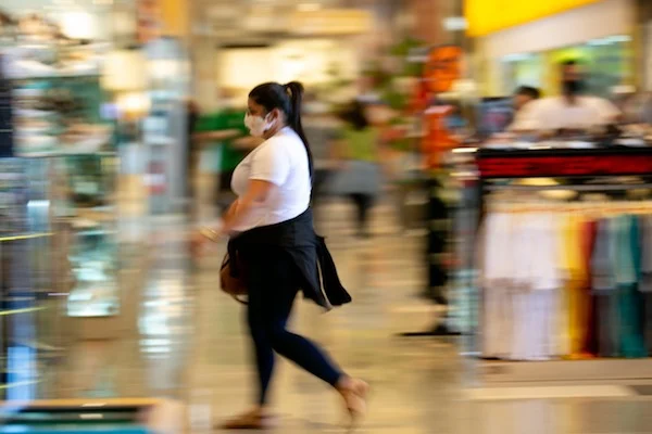 Economia dá sinais de melhora após arrefecimento da pandemia, afirmam dados do PIB