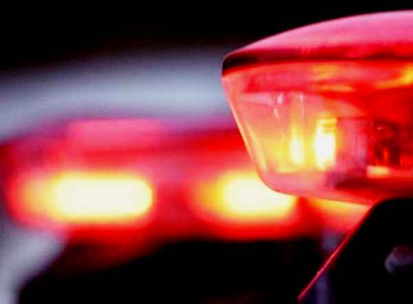 Homem de 35 anos erra alvo e acaba matando a própria mãe com vários tiros em casa
