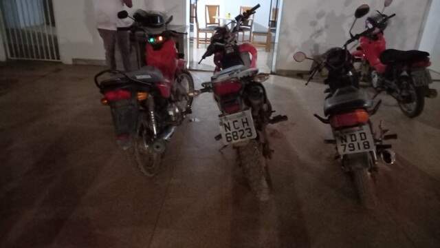 Trio é preso com motos roubadas que seriam levadas para a Bolívia