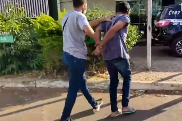Sobrinho é preso após espancar e matar a tia com 11 facadas após ela pedir que ele trabalhasse 