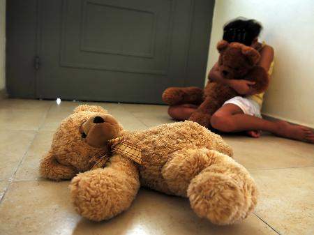 Menina relata estupro de ‘avô’, exame confirma e suspeito segue solto