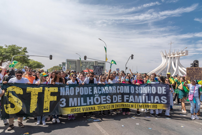Enfermeiros sinalizam greve contra suspensão do novo piso salarial

