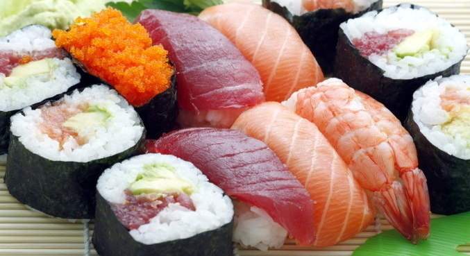 Conheça a síndrome que levou mulher à UTI após sushi em um restaurante japonês