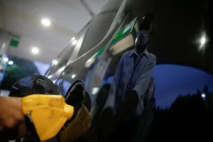 Preços de gasolina e diesel já superam os R$ 8 na maioria dos estados, aponta levantamento