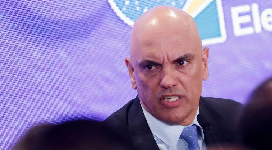 Moraes amplia medida e mantém multa de R$ 100 mil para quem bloquear vias