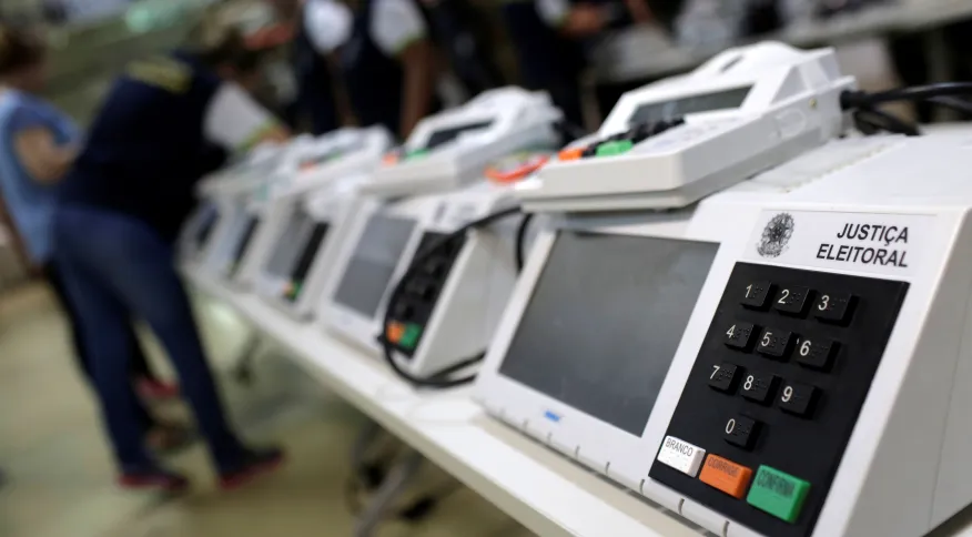 Polícia Federal começa a analisar código-fonte das urnas eletrônicas nesta segunda-feira (22)