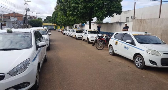 Prefeituras começam cadastro para auxílio-taxista; prazo é até dia 15
