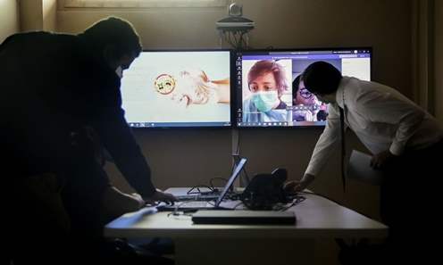 Teleatendimentos disparam no Brasil para casos de covid e influenza