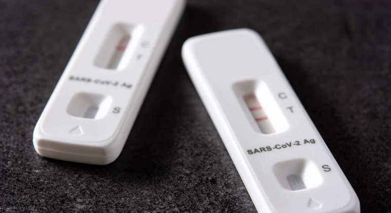 Quatro em cada dez testes de Covid feitos na rede privada têm resultado positivo