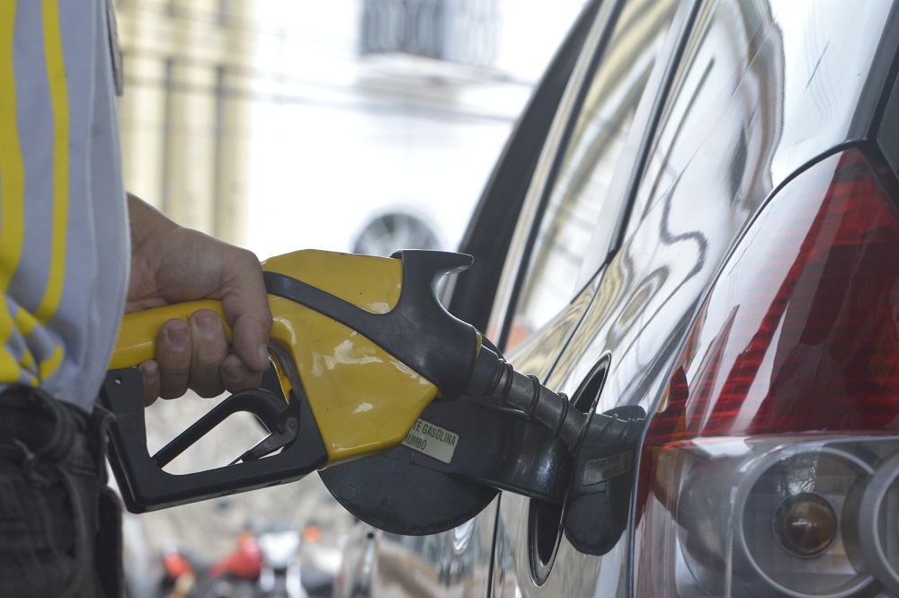 População já sente no bolso a redução do ICMS sobre o preço da gasolina; confira
