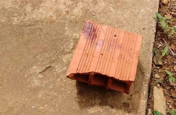 Idoso é hospitalizado após ser agredido a tijoladas na Zona Leste da capital 