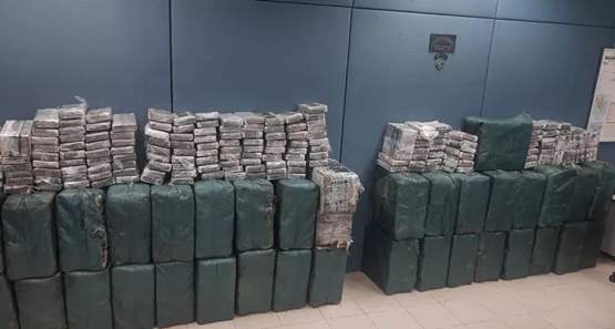 Bandidos atiram contra policiais durante apreensão de cocaína
