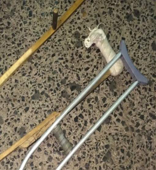 Homem é agredido com muleta na cabeça pelo primo durante bebedeira