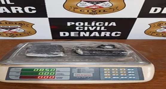 Denarc prende traficantes com um quilo de maconha na capital