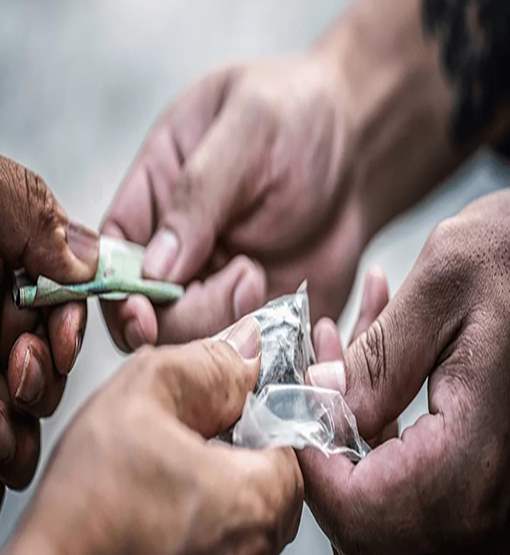 Traficante e usuário são presos no Beco da Lua na Zona Sul da Capital