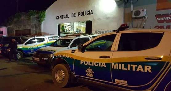 PM prende quadrilha com 2 kg de maconha e aparato de comercilização