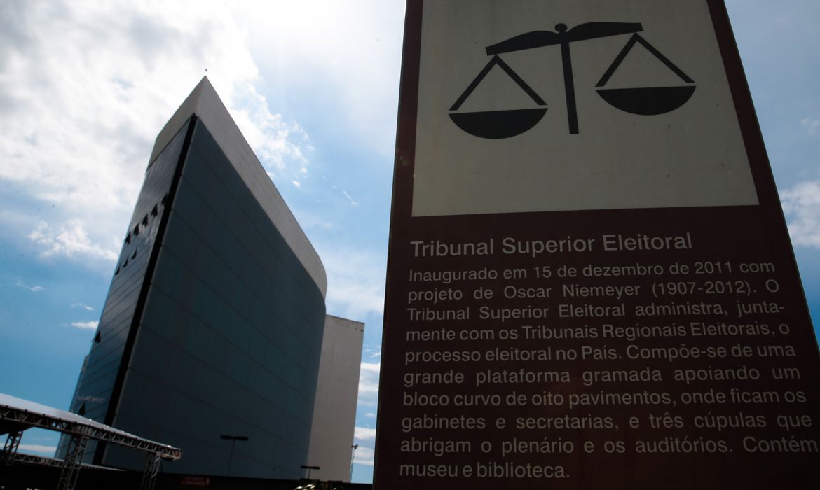 Justiça Eleitoral recebe 10,8 mil denúncias de propaganda eleitoral irregular em todo o país
