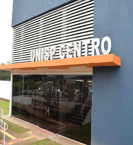 Assaltantes com roupas de entregador de "delivery" fazem arrastão em restaurante 