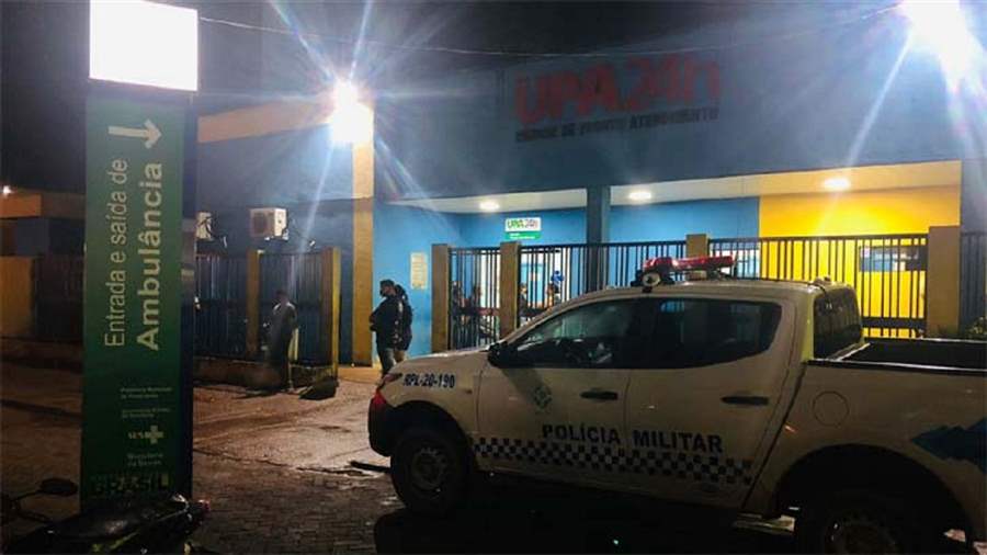 Homem em bicicleta dispara cinco balaços e acerta adolescente na capital