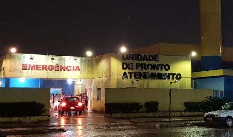 No Orgulho do Madeira homem é atacado a faca quando bebia com amiga