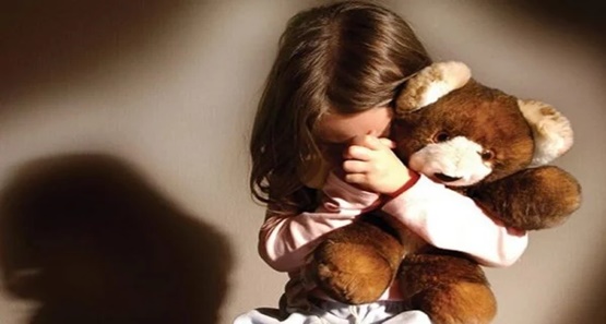 Polícia prende em flagrante idoso que aliciou, agrediu e estuprou menina de 08 anos
