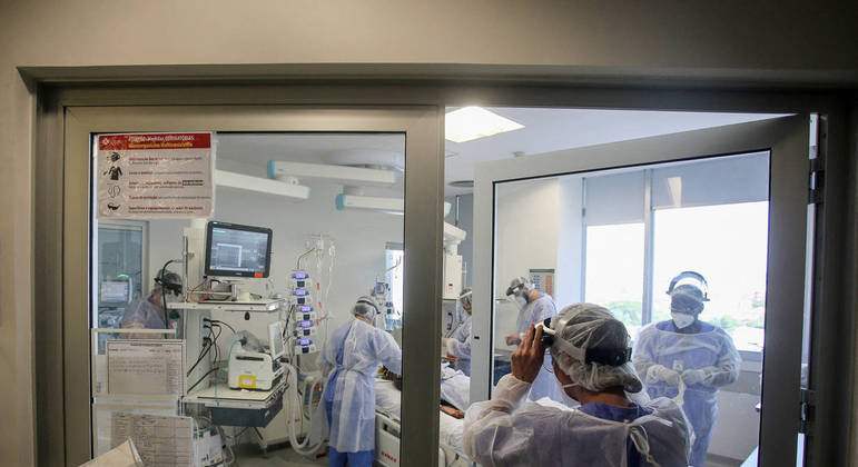 Brasil tem 816 mortes por Covid-19 e 105.776 novos casos em 24 horas
