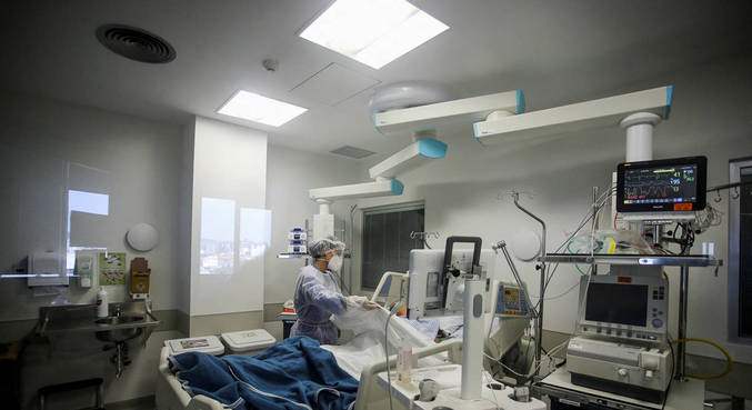 Brasil notifica 722 mortes por covid e 71.897 novos casos em 24h
