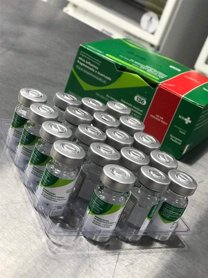 46 pessoas recebem vacina contra Covid-19 no lugar de dose contra a gripe
