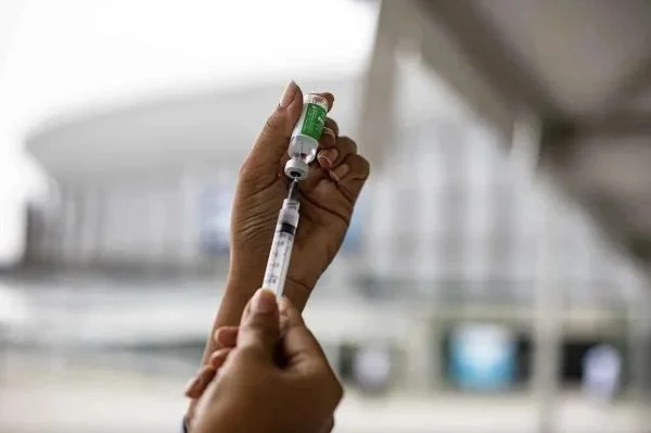 Vacina brasileira contra a Covid começa a ser testada em Salvador