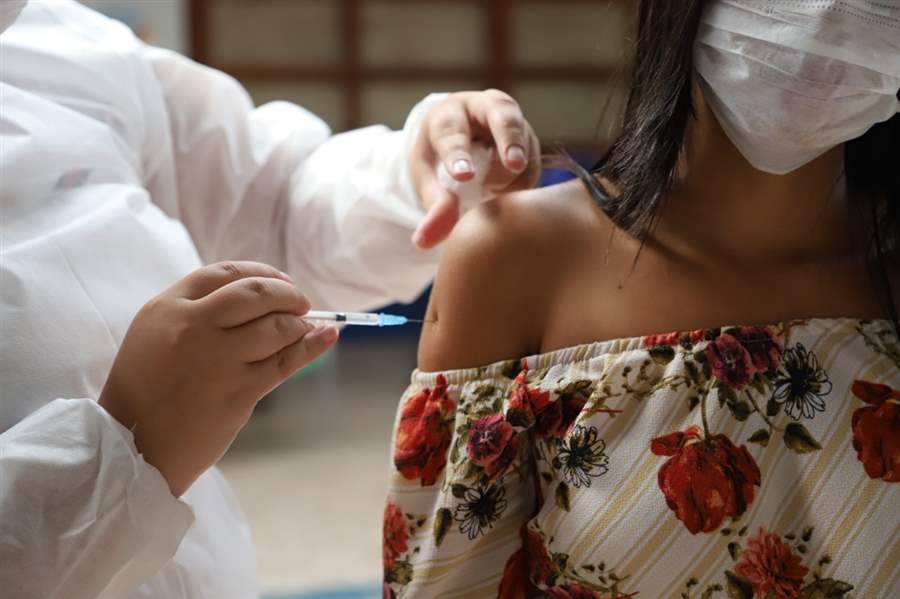 Vacinação dos trabalhadores da saúde será por ordem alfabética
