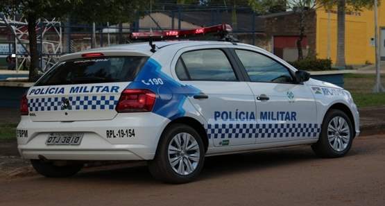 Delinquentes assaltam motorista de app e levam dinheiro e celular 