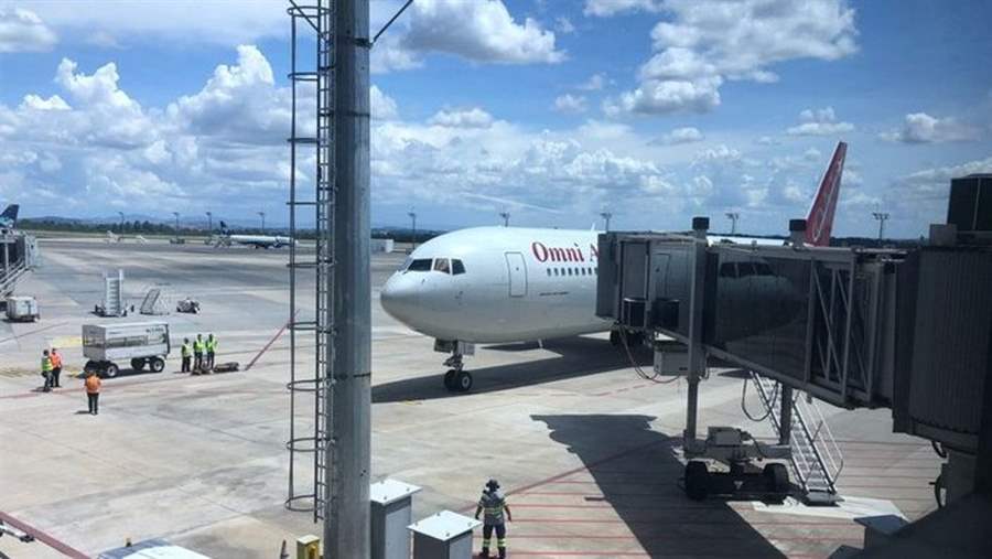 Voo com 211 brasileiros deportados dos EUA chega ao país, 90 passageiros são menores