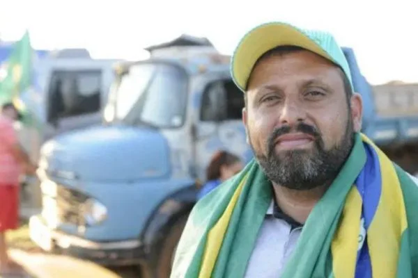Transporte no Brasil vai colapsar, diz líder de caminhoneiros após aumento do diesel