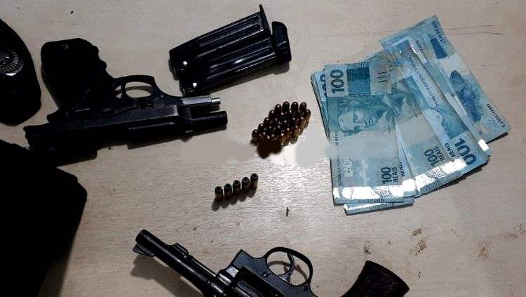 Soldado do exército é preso com arma de fogo após abordagem policial 
