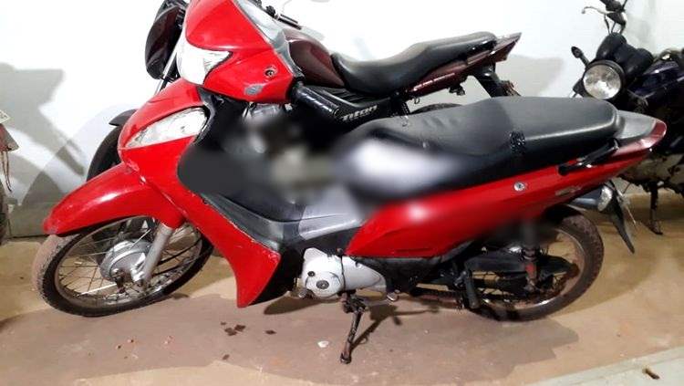 Flagrante: Suspeito é preso com moto roubada após abordagem da Polícia Militar