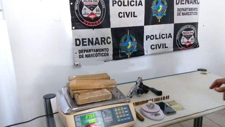 Denarc prende foragido com quase três quilos de droga e pistola