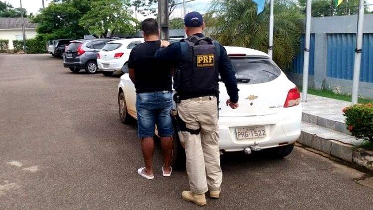PRF recupera carro clonado durante fiscalizações em Porto Velho