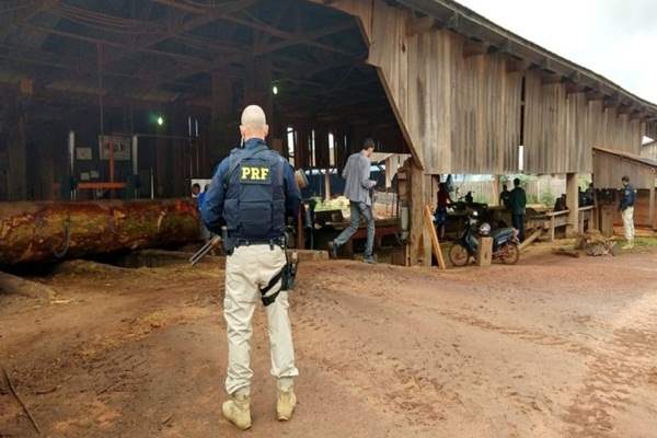 PRF participa de operação conjunta com o MTE