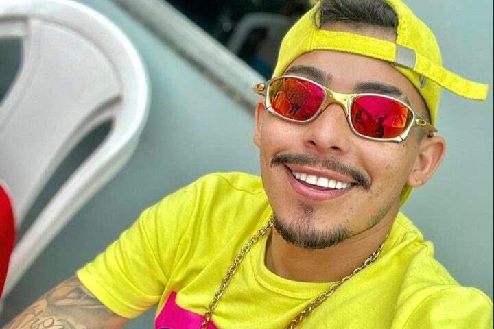 Cantor Romarinho Mec leva oito tiros após sair do forró Tenda Hall, em Manaus; polícia investiga