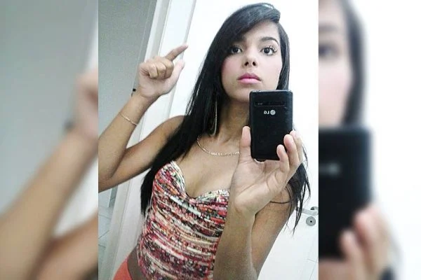 Jovem de 21 anos é torturada e morta em motel pelo próprio namorado, membro de facção