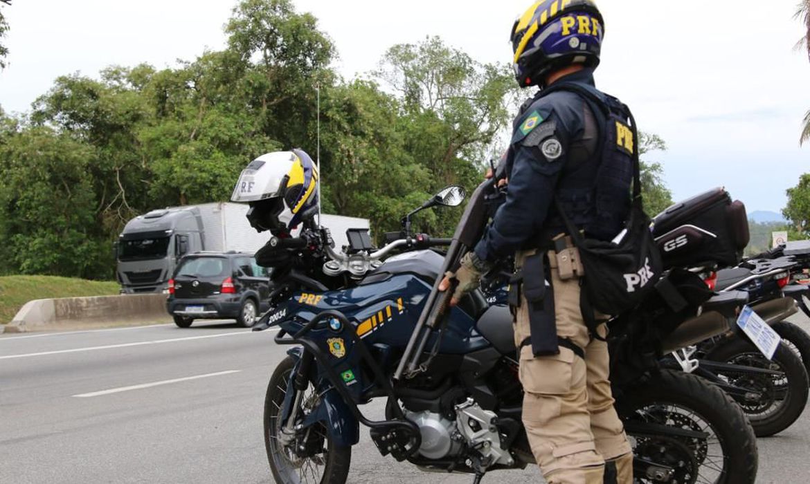 Polícia Rodoviária Federal  reforça efetivo para feriado prolongado de Tiradentes
