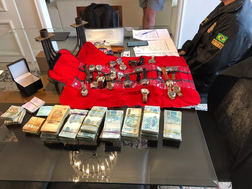 PF apreende dólares, euros e R$ 1,6 milhão em SP durante operação contra evasão de divisas