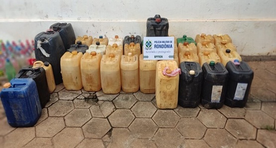Polícia Militar apreende quase 800 litros de combustível em casa abandonada