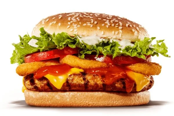 Procon proíbe venda de sanduíche Whopper Costela do Burger King após reclamações 