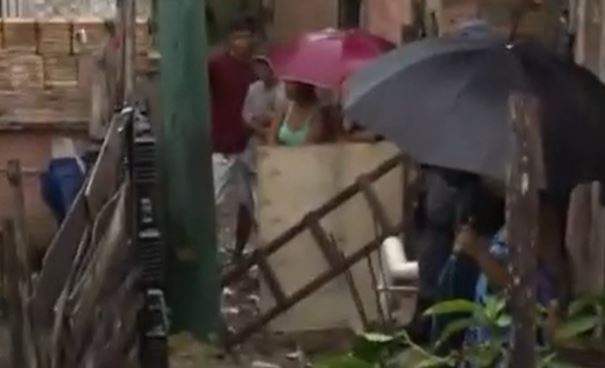 Na frente da família, jovem tem cabeça estourada com 11 tiros; veja vídeo